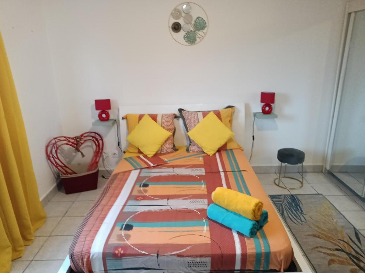 Entre Mer Et Montagne, Appartement Climatise, Vue Mer, Wifi Sainte-Marie Bagian luar foto